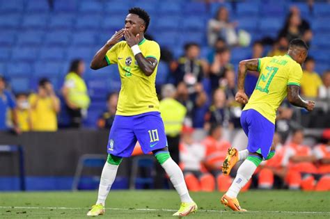 Com Gol De Estreante E Ode A Vinícius Júnior Seleção Brasileira Goleia Guiné Por 4 A 1 E