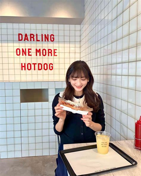 加藤瑠美さんのインスタグラム写真 加藤瑠美instagram「domhotdog 🌭🌈 ️ 可愛すぎるホットドッグ屋さんで息子のお