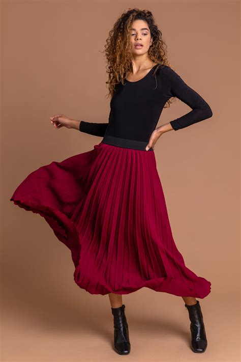 Pleated Maxi Skirt In Red Roman Originals UK