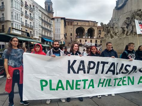 Jóvenes de Euskadi se suman a la huelga climática global Zabalketa