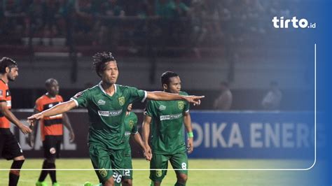 Hasil Persebaya Vs Madura United Babak Pertama Skor 1 0