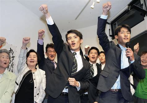 【統一地方選】全国史上最年少の市長誕生、26歳の高島崚輔氏当選 兵庫県芦屋市長選 社会写真ニュース 日刊スポーツ