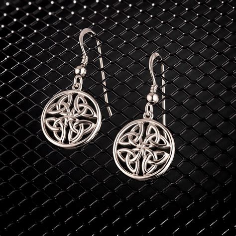 Round Trinity Knot Earrings Claddaghrings