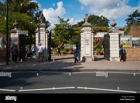 Victoria Gate Kew Gardens Fotograf As E Im Genes De Alta Resoluci N Alamy