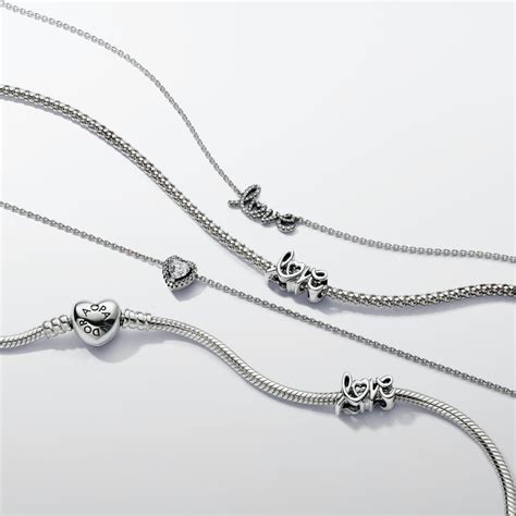 Elevated Heart Necklace | Pandora UK