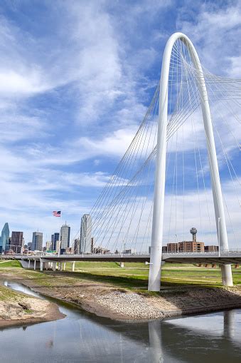 Bridge Above Trinity River And Downtown Dallas Stock Photo - Download ...