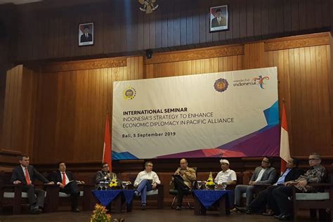 Kemenlu Gelar Seminar Strategi Peningkatan Diplomasi Ekonomi Indonesia