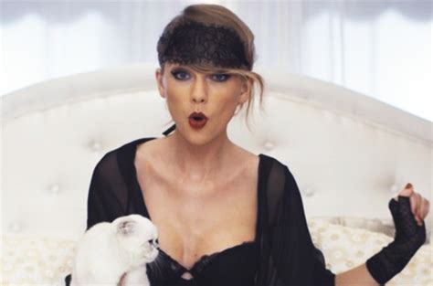 Taylor Swift's 'Blank Space' Music Video: Watch Taylor Embrace The Crazy | Billboard