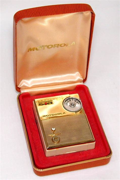 Vintage Motorola Transistor Radio In Original Case Model X21 Am Band 6 Transistors Made In