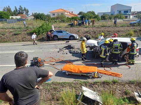 Bastonário da Ordem dos Médicos entre os quatro feridos de acidente em