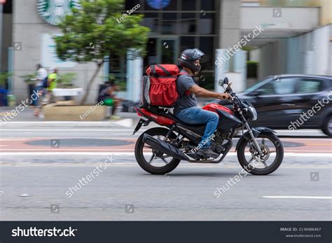 10 777 imágenes de Moto en carreras en avenida Imágenes fotos y