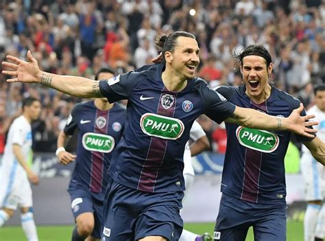 Photos Zlatan Ibrahimovic il reçoit une médaille pour un acte