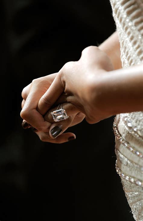 Ever Wondered What Beyoncés Engagement Ring Looks Like Its Fit For A