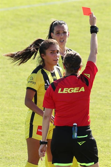 Perth Glory A-League Women’s win over Wellington Phoenix descends into chaos | PerthNow