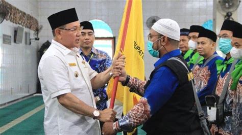 Lepas Jemaah Calon Haji Kotabaru Bupati H Sayed Jafar Jaga Kesehatan