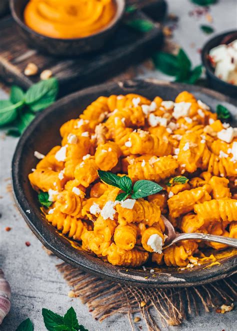 Pasta Mit K Rbis Sauce Schnell Und Einfach Mit Feta Und Waln Ssen