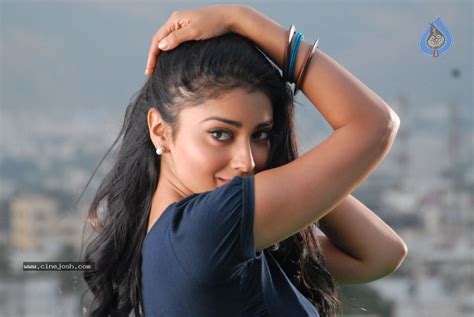 Shriya Hot Gallery Photo 45 Of 75
