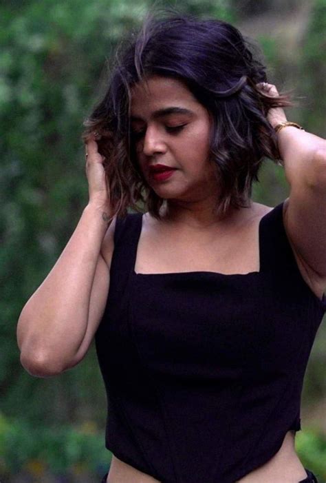 Suhani Shah S Melons And Armpit🤤 R Hottiesofytandtv