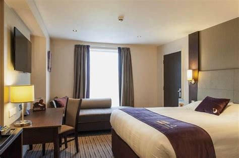 PREMIER INN WITNEY HOTEL - Updated 2018 Prices & Reviews (England ...