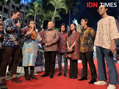 15 Potret Kemeriahan Gala Premier Bumi Manusia And Perburuan Di Surabaya