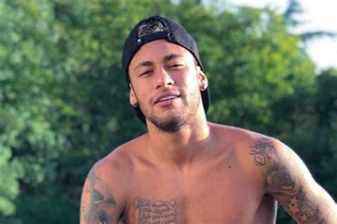 Neymar Jr Paga Uma Fortuna Por Mans O De Claudia Raia Diz Colunista