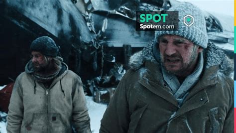 Le Bonnet De John Ottway Liam Neeson Dans Le Territoire Des Loups