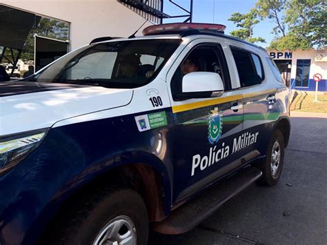 Mulher causa acidente fica alterada tenta agredir a polícia e quebra