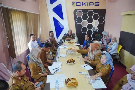 Kadis Kominfo Santik Pimpin Rapat Persiapan Rakor Kominfo Dan Ppid