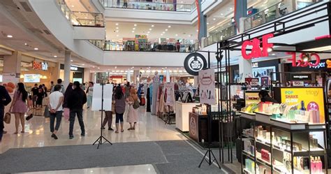 Jakarta Terapkan Ppkm Level 2 Kapasitas Pengunjung Mall Hanya 50