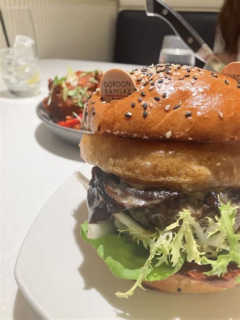 Gordon Ramsay Burger @ Harrods in London - Restaurant Reviews, Menu and ...