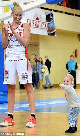 10 Hot Sexy Abby Bishop Bikini Pics