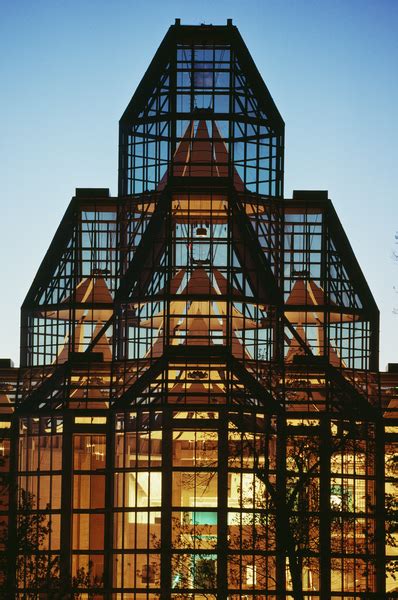 Unique architecture of National Art Gallery in Ontario, Canada Free ...