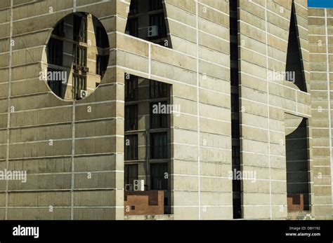 Asamblea Nacional Edificio Diseñado Por Louis Kahn Utilizando