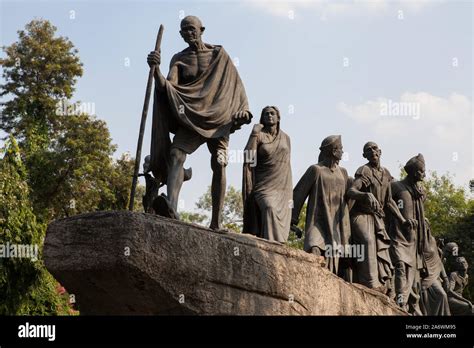 Mahatma gandhi dandi march hi-res stock photography and images - Alamy