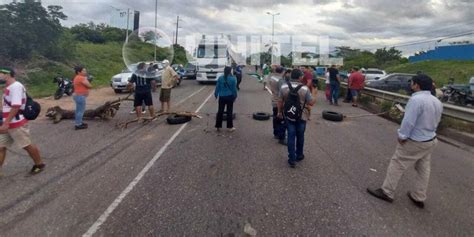 Tras aprehensión de Camacho instalan bloqueos en la carretera