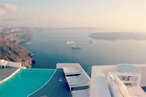 CHROMATA Hotel | Imerovigli, Santorini | GLAM FAB HAPPY