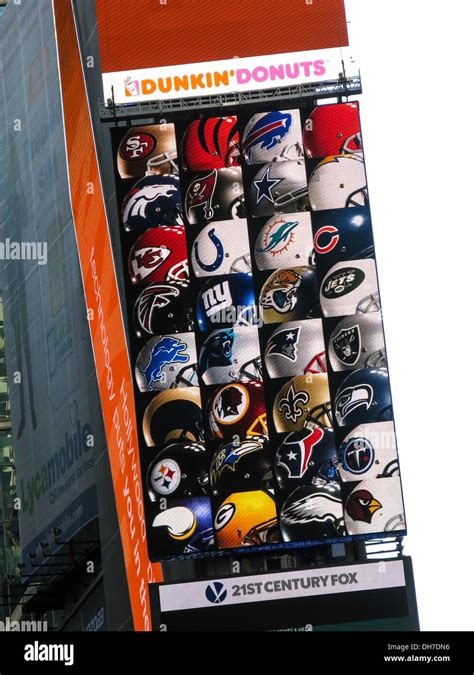 Times Square Advertising and Buildings, LED DispLay of NFL Logos, NYC Stock Photo - Alamy