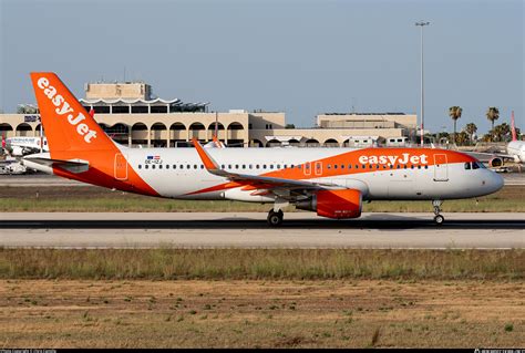 Oe Izj Easyjet Europe Airbus A Wl Photo By Chris Camille Id