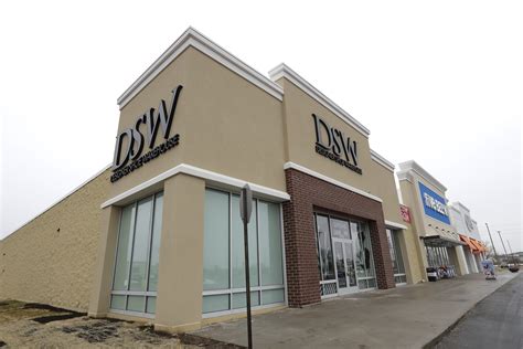 Dsw Designer Shoe Warehouse Opening 22k Sq Ft Location In 55 Off