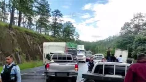 Choque Camiones Y Carro Del Estado En Salida De Tgu A Olancho