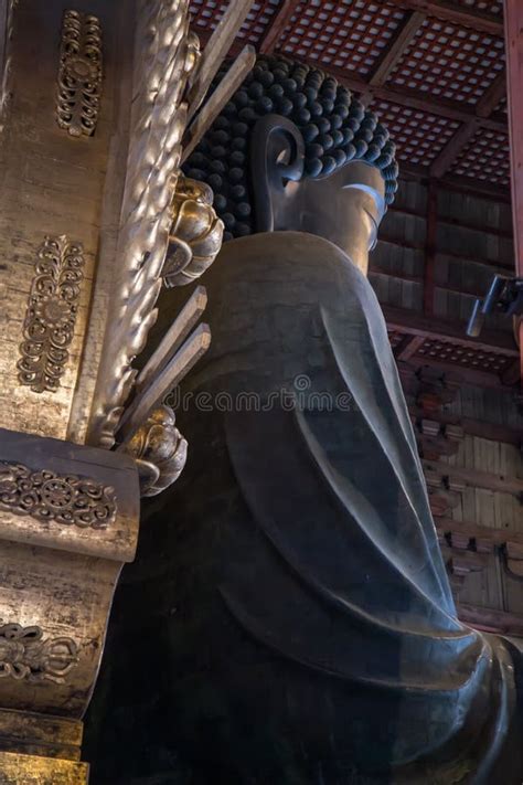 Daibutsu Den A Grande Est Tua Negra Buda No Templo Todaiji Prov Ncia