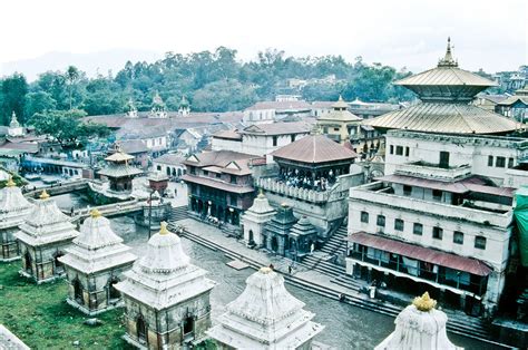 Pashupatinath Tempel östlich von Kathmandu Bild vom Dia Staedte fotos de