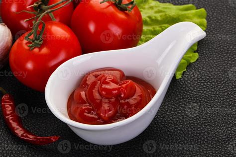 Tomato ketchup sauce 11979922 Stock Photo at Vecteezy