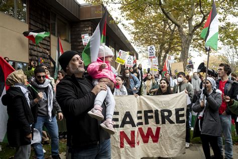 Pro Palestinian Demonstrators Protest Outside The Offices Of U S Rep