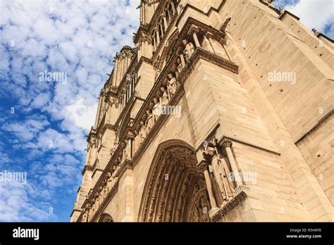 Detail of the architecture of Notre-Dame Cathedral Stock Photo - Alamy