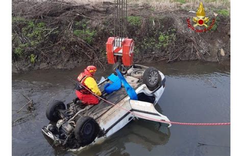 Drammatico Incidente In Provincia Di Latina Con L Auto Nel Canale