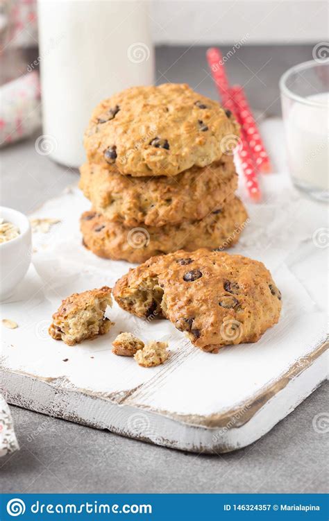 Galletas De Harina De Avena Hechas En Casa Con El Chocolate Y El Pl