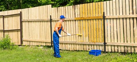 Fence Stain Sprayer (Staining Equipment to Pre-stain Wood)