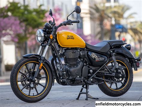 Review Royal Enfield Meteor 350 First Ride 2021