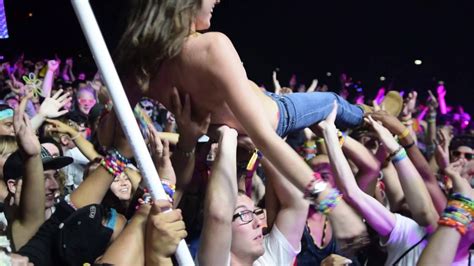 Concert Nude Porn Photo